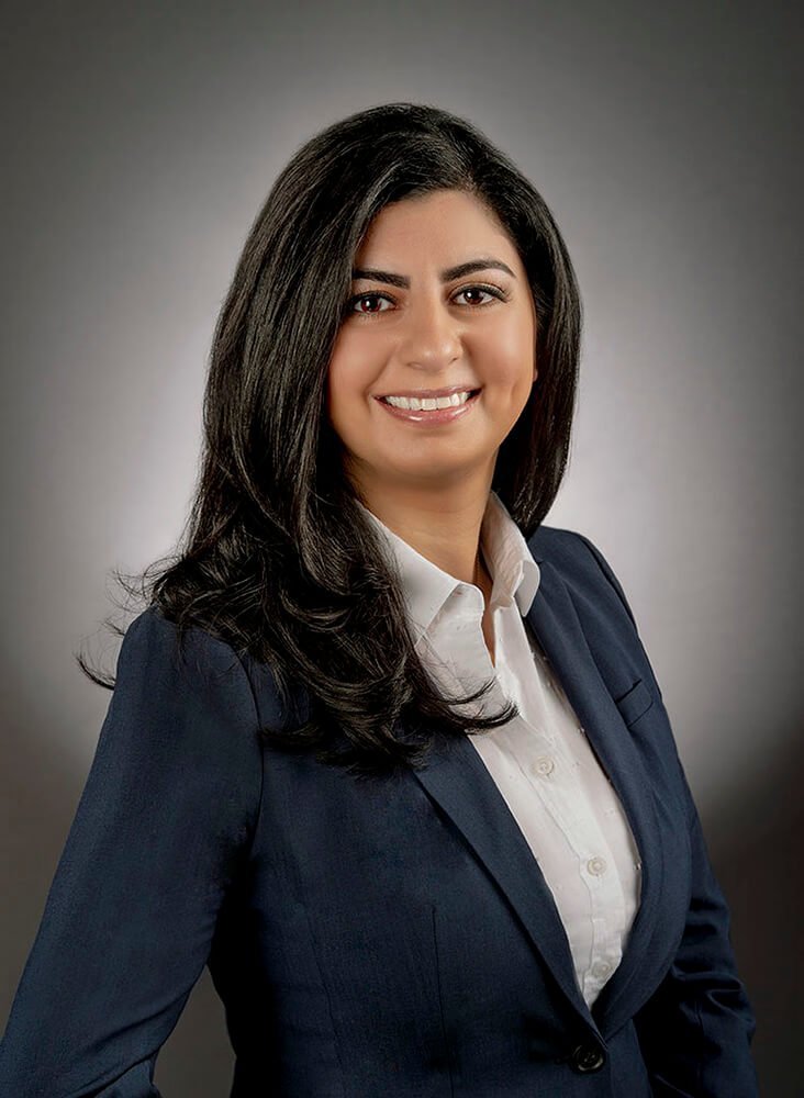 Corporate-Headshot-Attorney-Lawyer-KarenVaisman-Photography-WoodlandHills-Calabasas-WestlakeVillage-Business-head-shot-tny